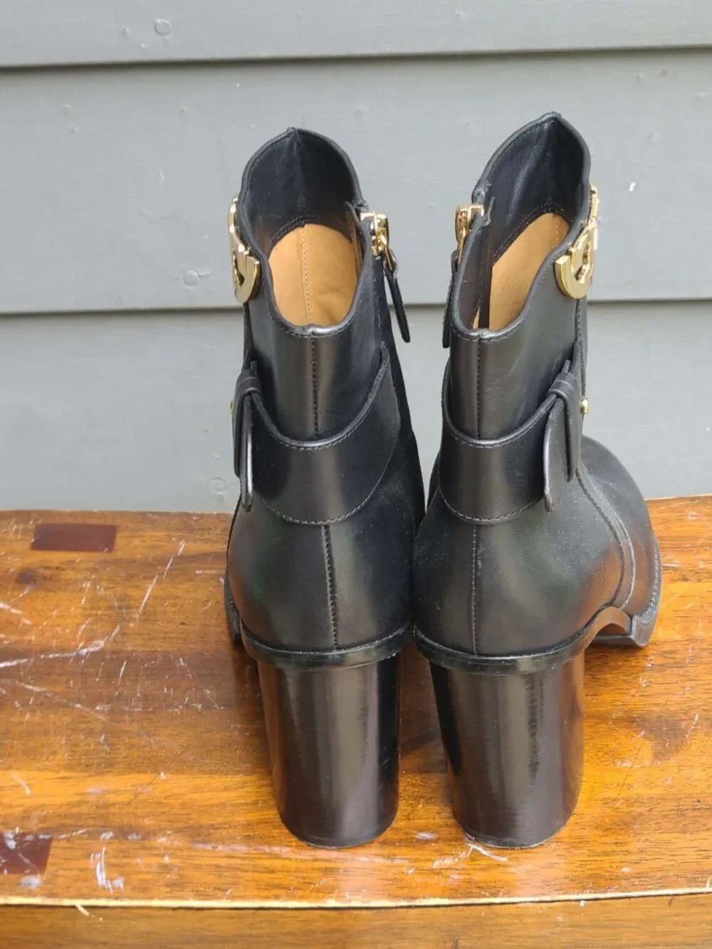 Tory Burch Black Leather Sydney Boots With Gold Tone Logo Size 8 NWOT - Picture 10 of 13